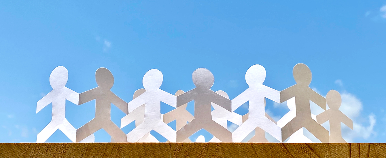 みんなで手をつなぐ